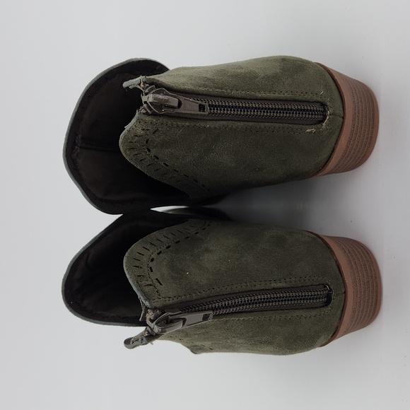 Just Fab Tommi Green Faux Suede Cutout Bootie - Zippered Heel Trendy & Versatile - Picture 4 of 12